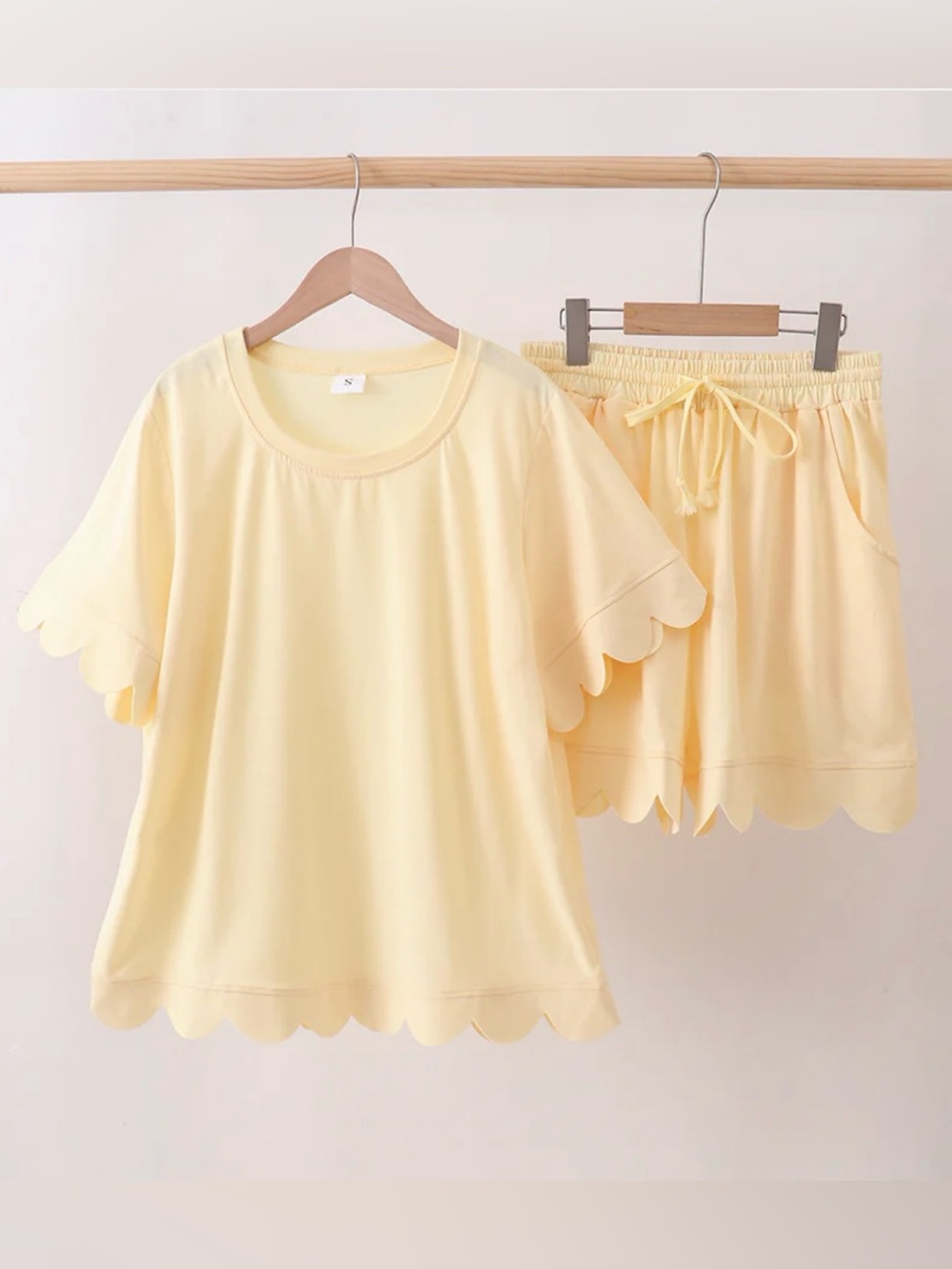 BUTTERCUP SCALLOPED WOMEN SHORTS SET